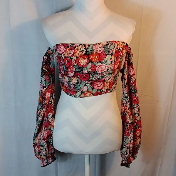 All Over Print Floral Off The Shoulder Shirred Top - Picture 2 of 11